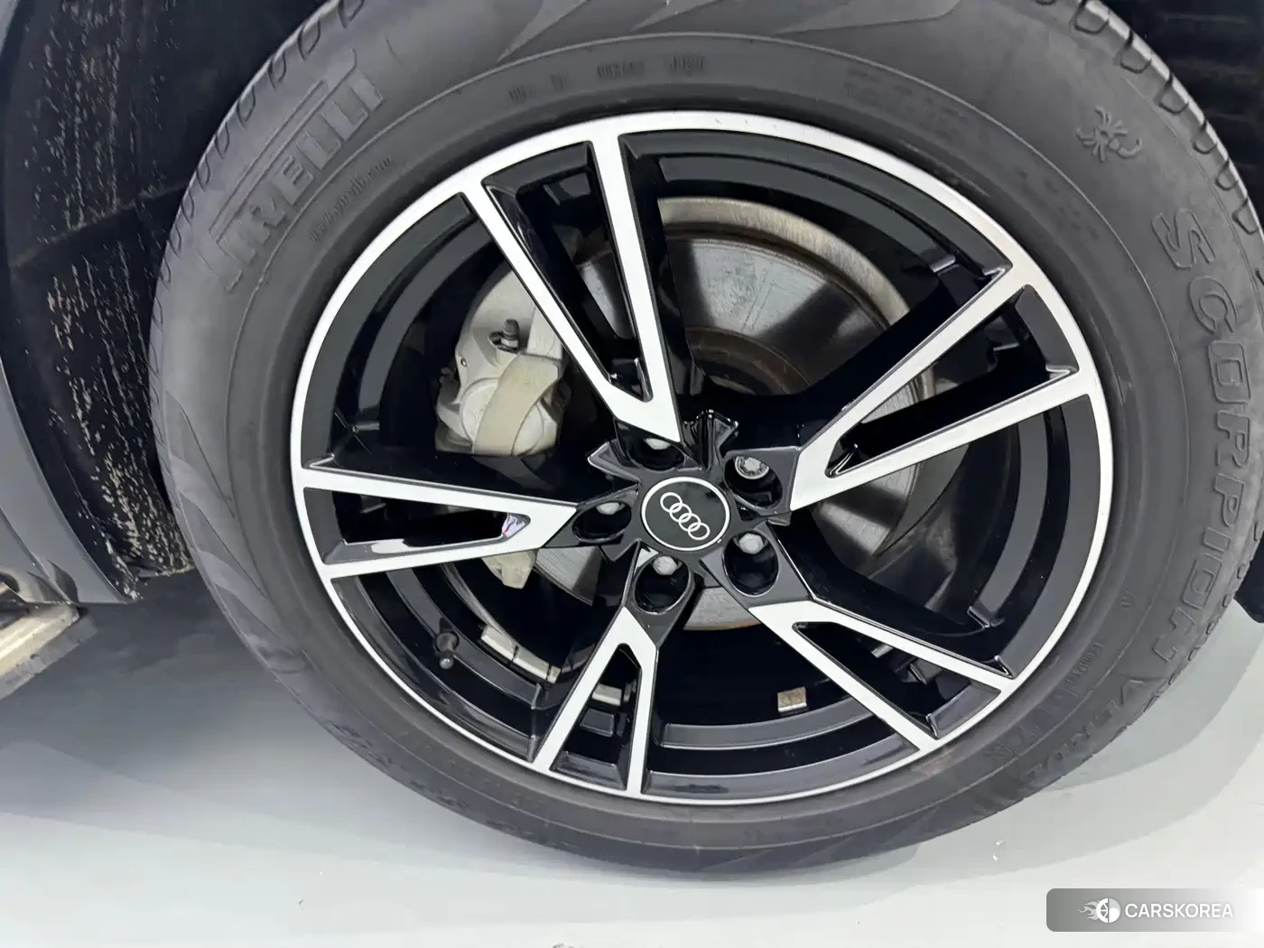 Audi Q5L id 4674362 из Китая 10