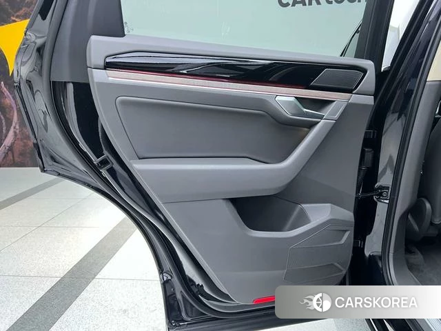 Volkswagen Touareg id 4213114 из Китая 28