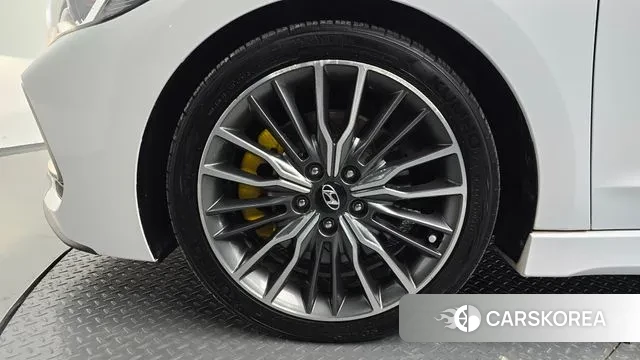 Hyundai Avante AD id 3754645 из Кореи 15