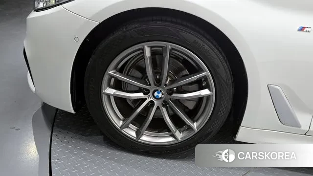 BMW 5 Series (G30) id 3535890 из Кореи 15