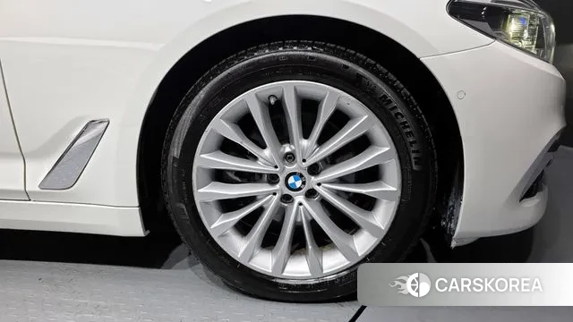 BMW 5 Series (G30) id 3357295 из Кореи 15