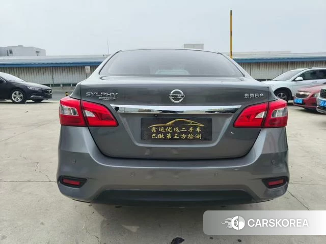 Nissan Xuan Yi 2023 Темно-серый из Китая, фото 5