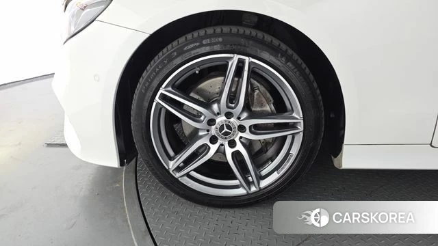 Mercedes-Benz E-Class W213 id 4196944 из Кореи 26