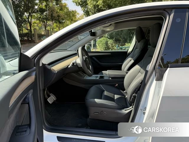 Tesla Model Y id 4209913 из Китая 13
