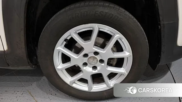 Jeep Renegade id 3312875 из Кореи 15