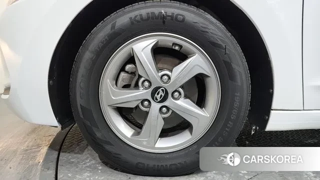 Hyundai Avante AD id 3602366 из Кореи 15