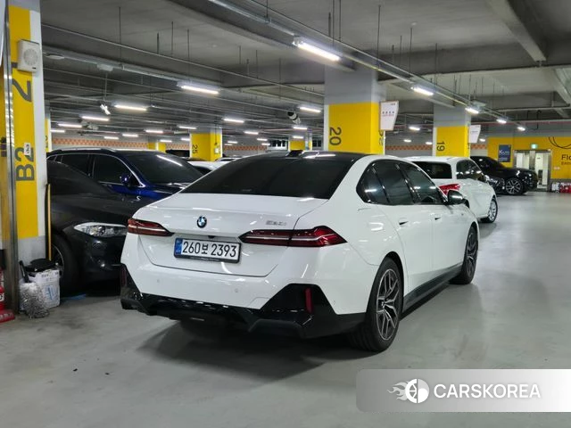 BMW 5 Series (G60) id 3863807 из Кореи 15