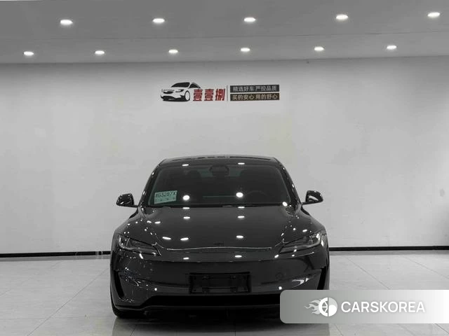 Tesla Model 3 2025 Темно-серый из Китая, фото 5