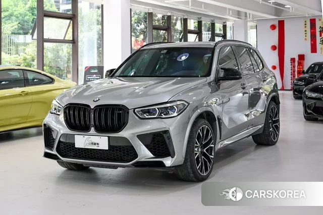 BMW X5 M 2022 Серебристо-серый из Китая, фото 5