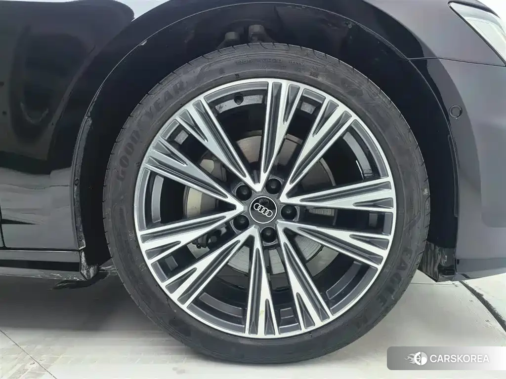 Audi A6L id 4570298 из Китая 21