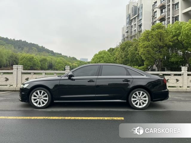 Audi A6L id 4241419 из Китая 9