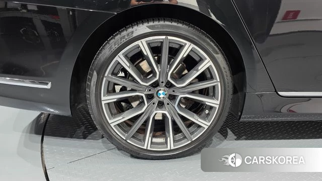 BMW 7 Series (G11) id 4447041 из Кореи 29