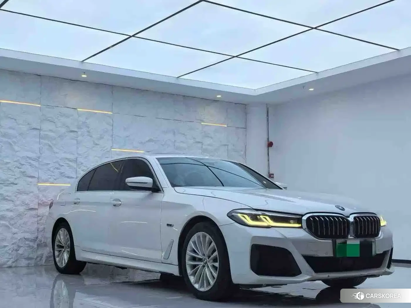 BMW 5 series 2022 Белый из Китая, фото 5