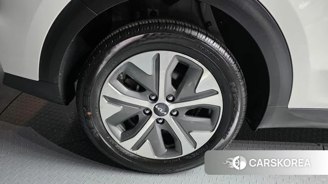 Kia Niro Plus id 3812042 из Кореи 15