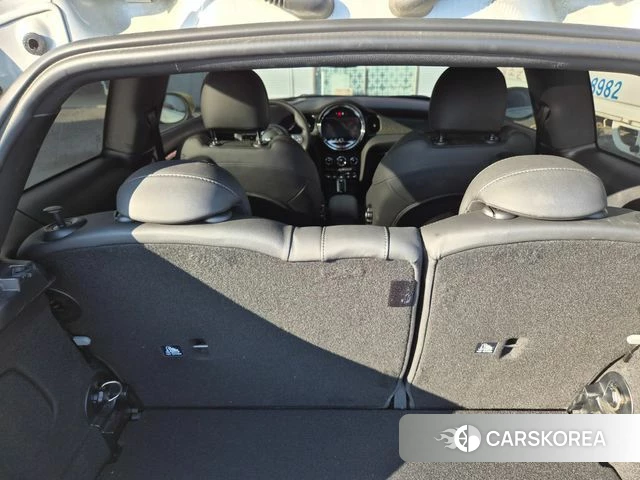 Mini Cooper Electric 2022 Светло-серебряный цвет из Кореи, фото 5