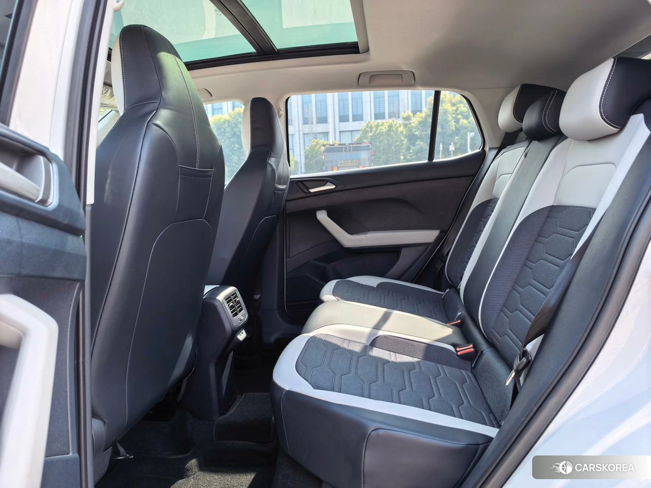 Volkswagen Tuyue id 4440618 из Китая 12