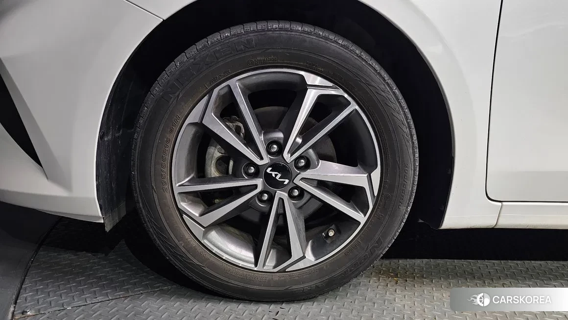 Kia The New K3 2nd generation id 1945806 из Кореи 15