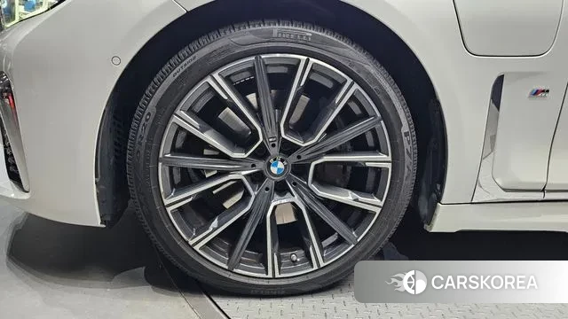 BMW 7 Series (G11) id 3291739 из Кореи 15