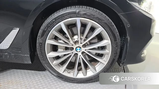 BMW 5 Series (G30) id 3107141 из Кореи 15