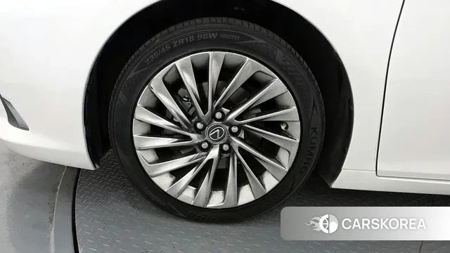 Lexus ES300h 7th generation id 3356601 из Кореи 15