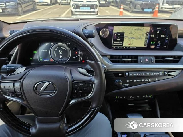 Lexus ES300h 7th generation 2020 Песочный из Кореи, фото 5