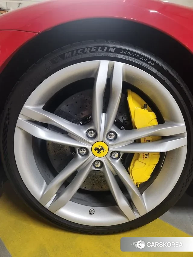 Ferrari 296 GTB id 3315250 из Кореи 9