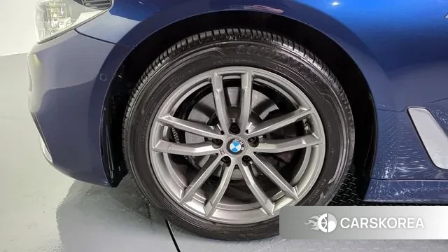 BMW 5 Series (G30) id 3778620 из Кореи 15