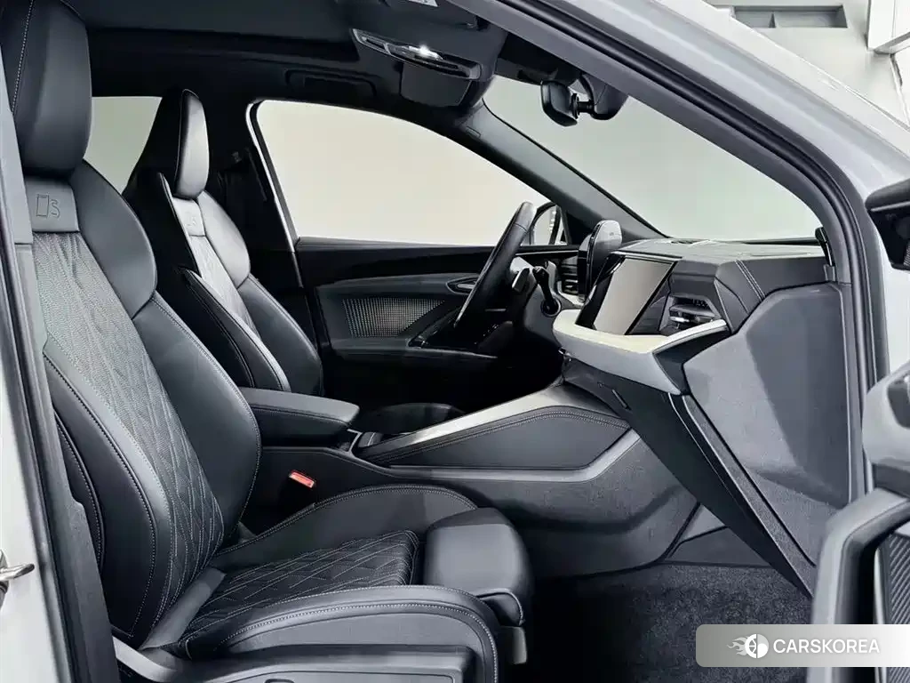 Audi Q5L id 4559834 из Китая 22