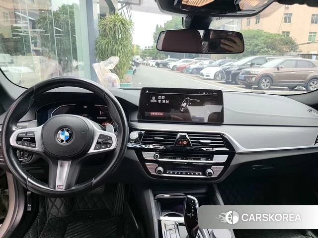 BMW 5 series 2021 Серебристо-серый из Китая, фото 6