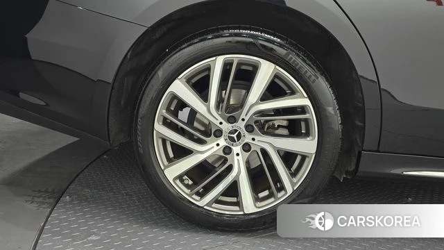 Mercedes-Benz E-Class W214 id 4584426 из Кореи 14