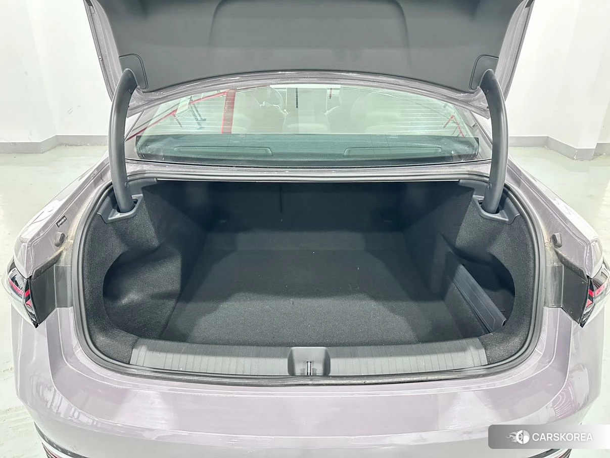 Volkswagen Passat 2024 Серебристо-серый из Китая, фото 5