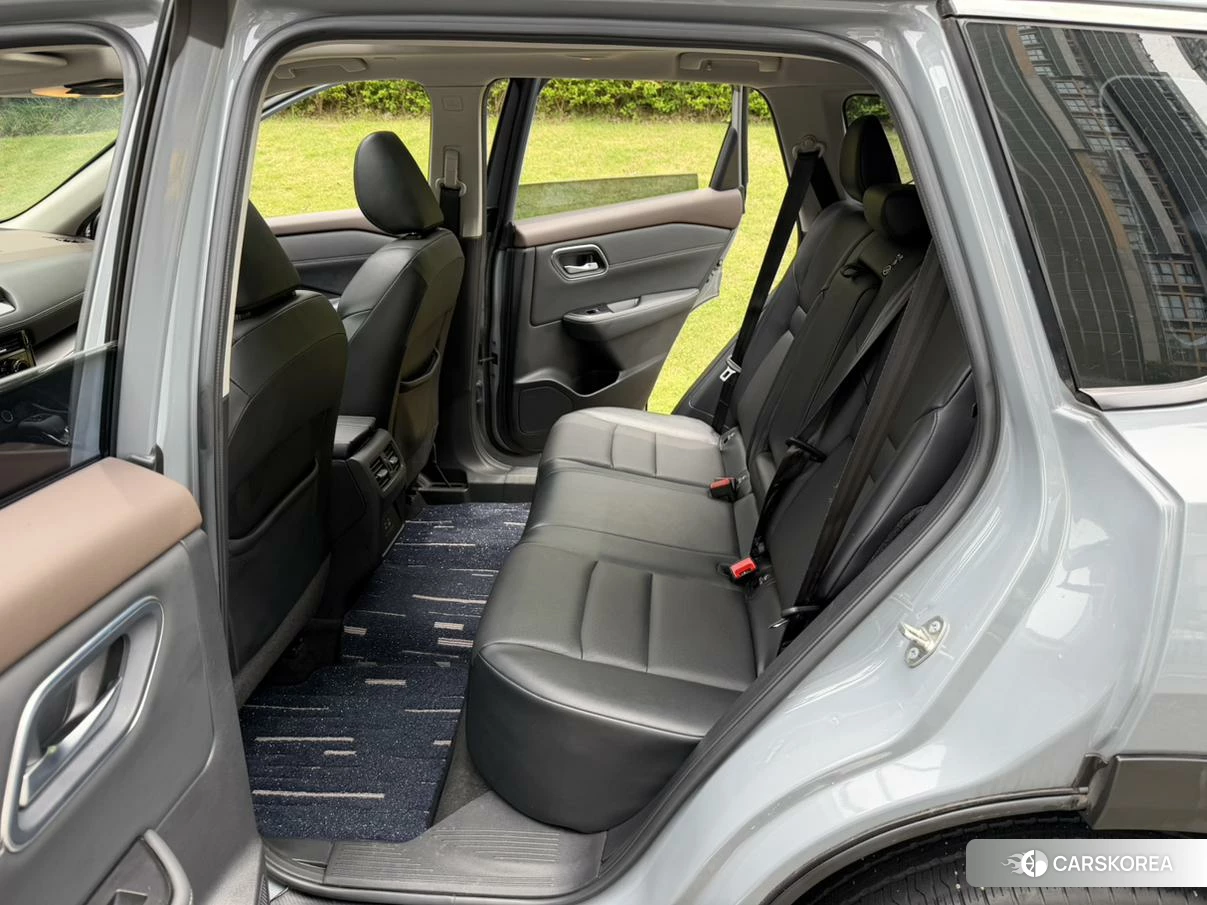 Nissan Qijun 2021 Темно-серый из Китая, фото 6