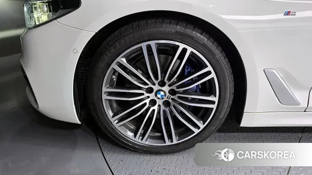 BMW 5 Series (G30) id 3018538 из Кореи 15