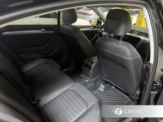 Volkswagen Magotan 2025 Черный из Китая, фото 5