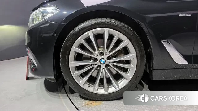 BMW 5 Series (G30) id 3018762 из Кореи 15