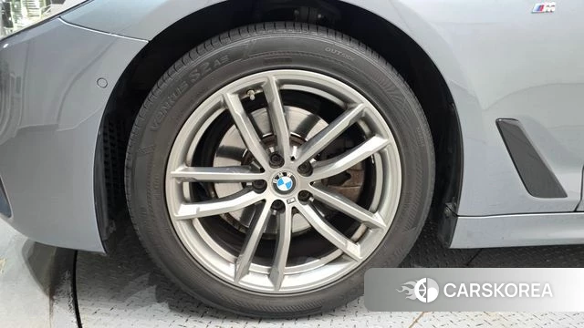 BMW 5 Series (G30) id 4895607 из Кореи 30