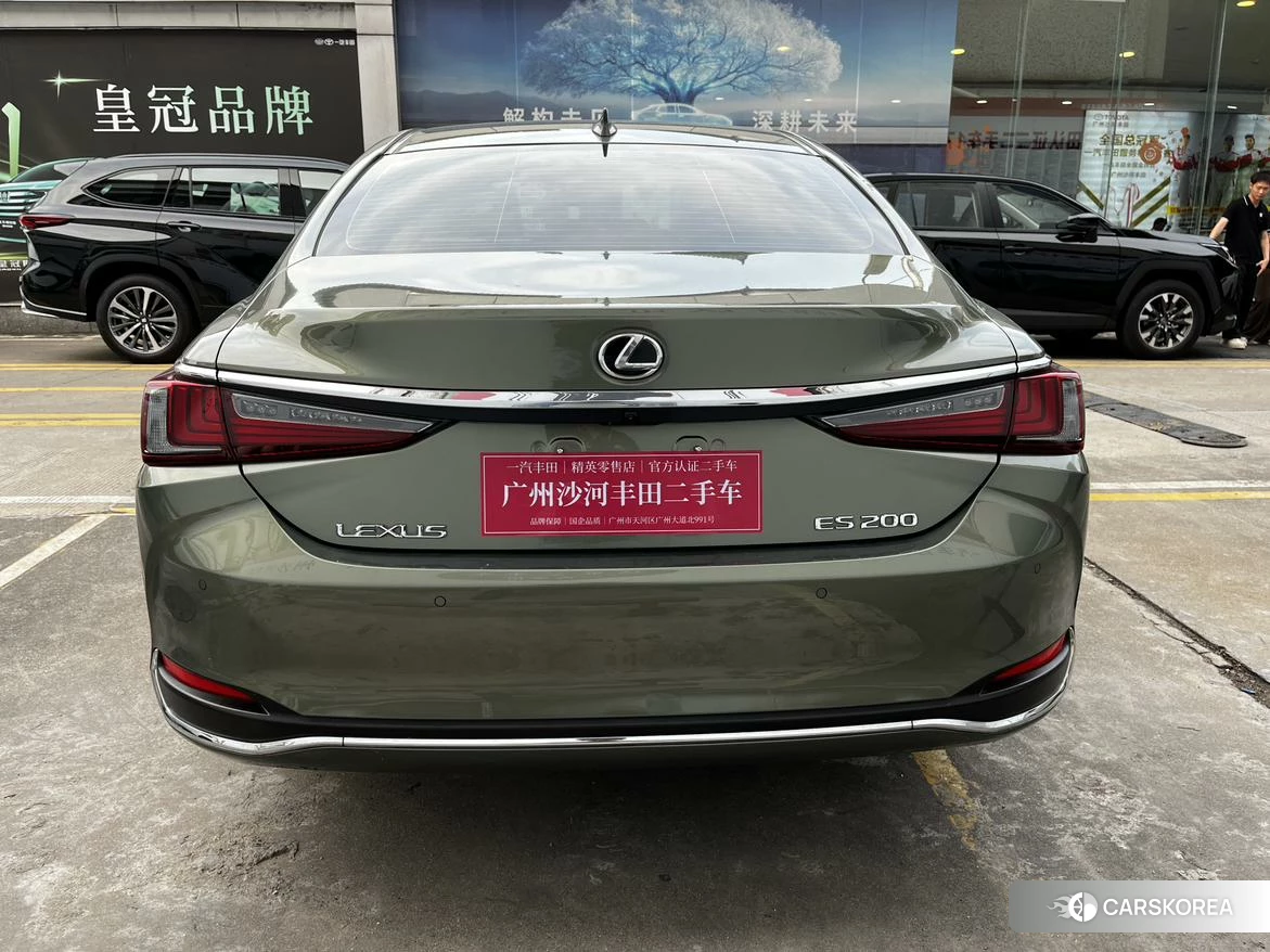 Lexus ES id 4486407 из Китая 23