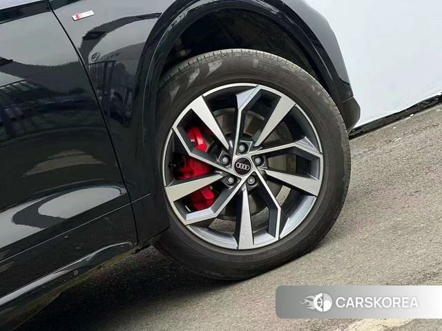 Audi Q5L id 4328578 из Китая 18