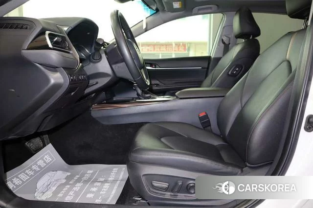 Toyota Camry 2019 Белый из Китая, фото 5