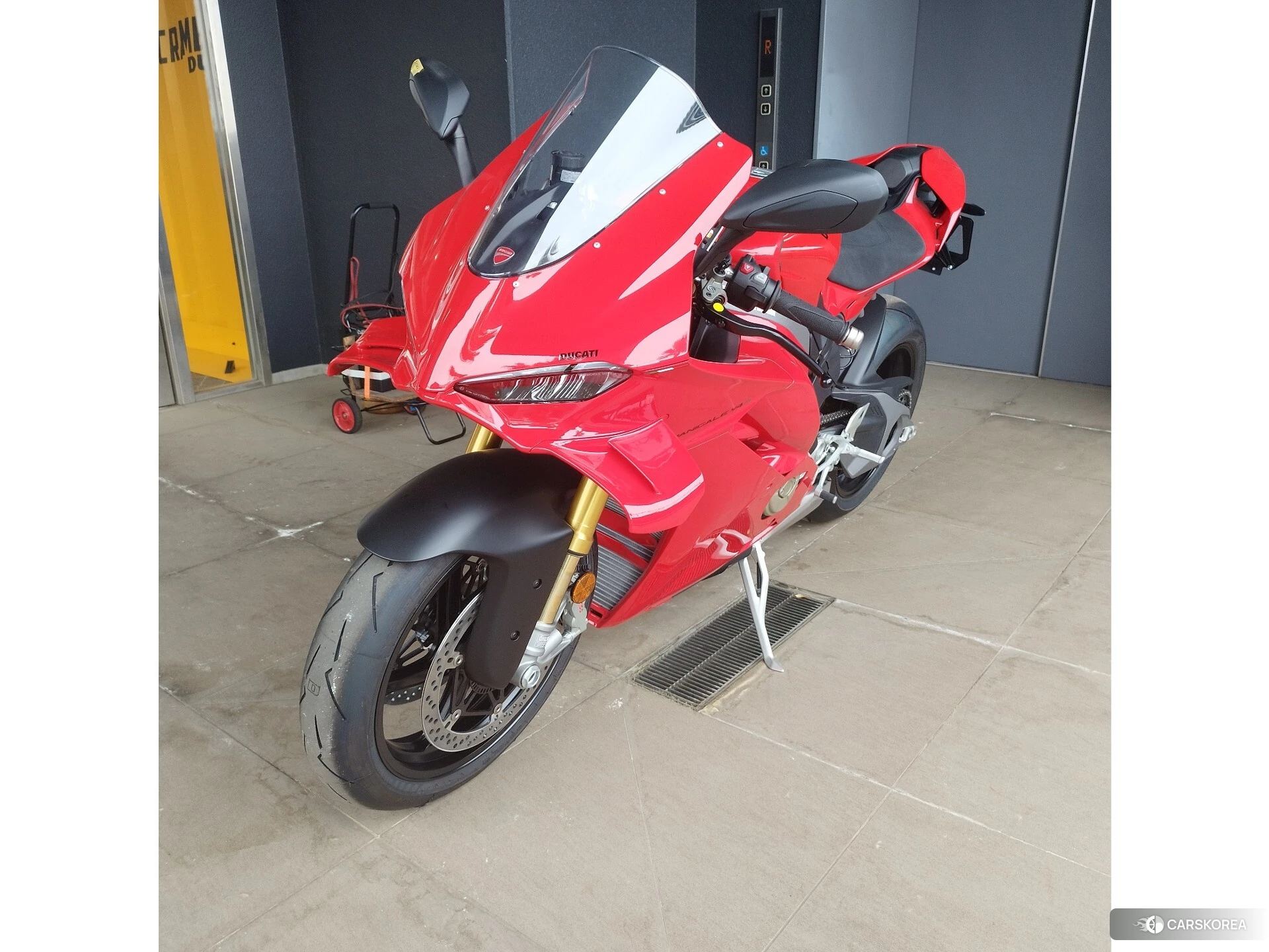 Проданный Ducati PANIGALE V4 S 2025 из Японии, фото 2