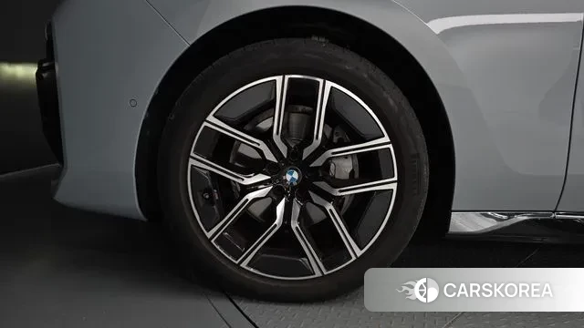 BMW 7 Series (G70) id 3058209 из Кореи 15