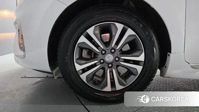 Kia The New Carnival id 3713956 из Кореи 15