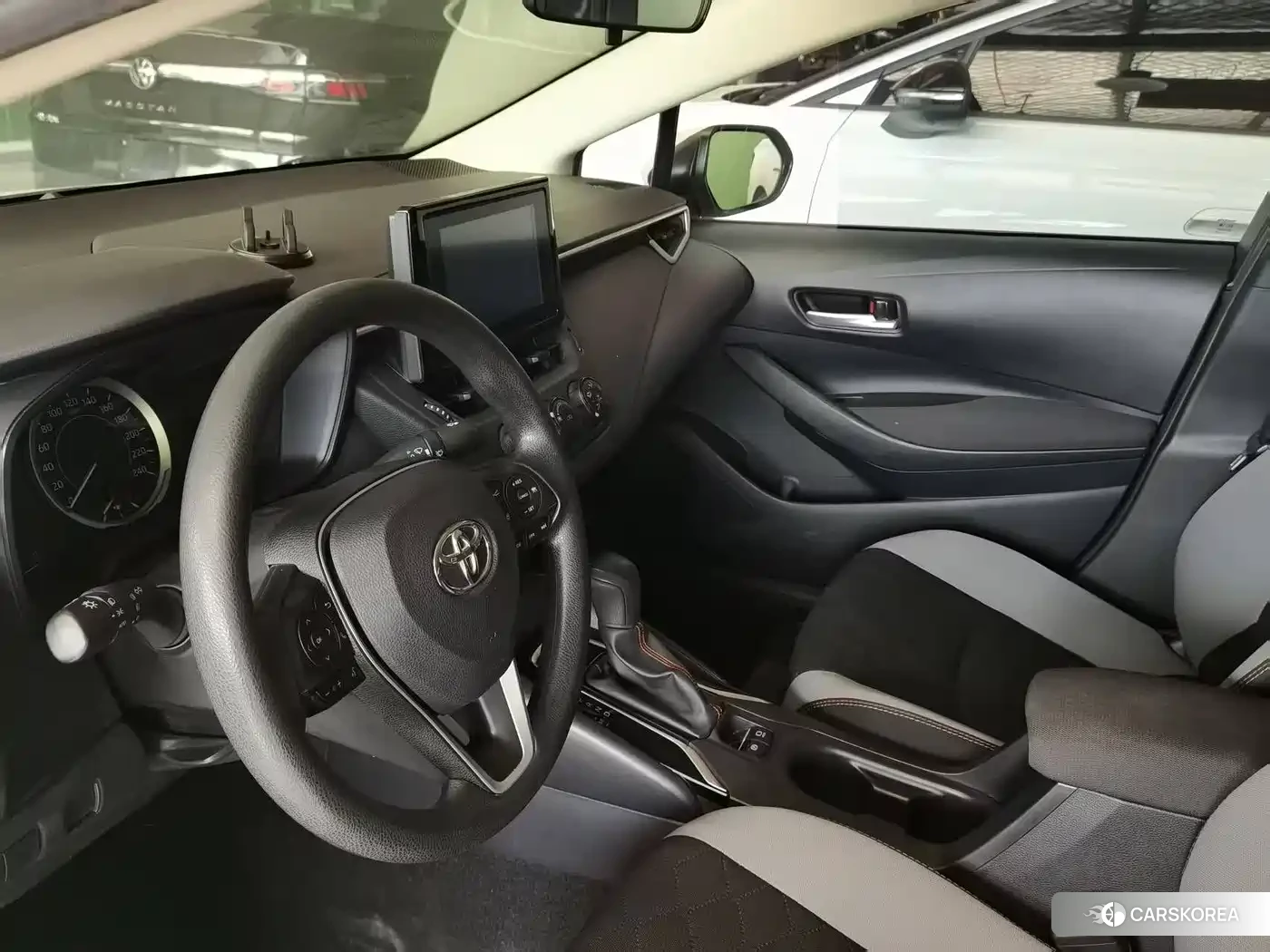 Toyota Corolla 2023 Белый из Китая, фото 5