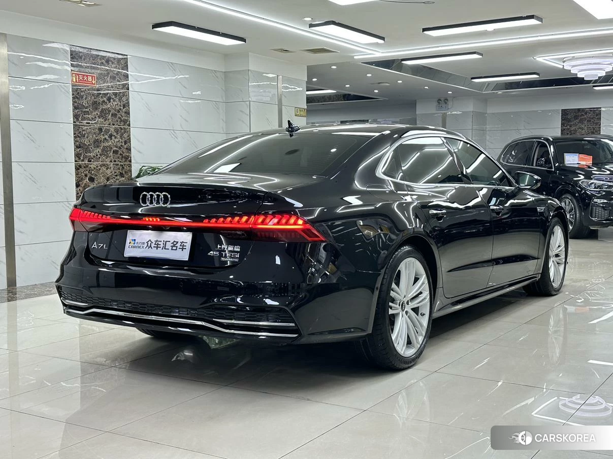 Audi A7L id 4499036 из Китая 17
