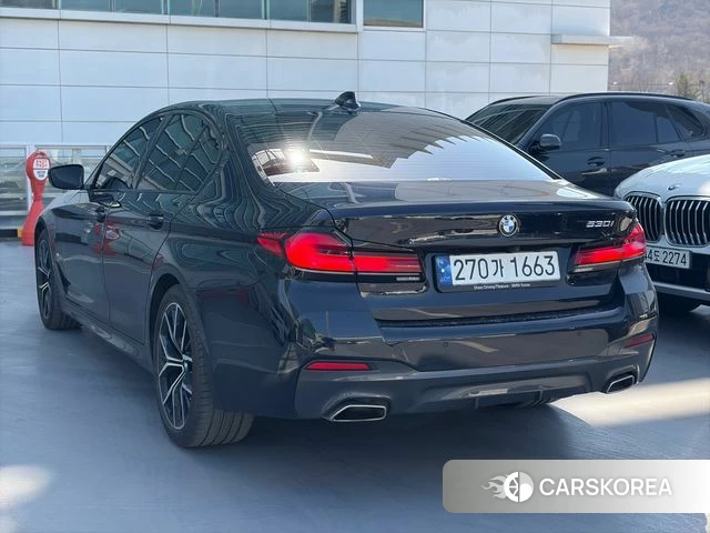 BMW 5 Series (G30) 2023 Черный из Кореи, фото 6