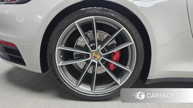 Porsche 911(992) id 4584439 из Кореи 15