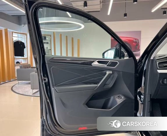 Volkswagen Tiguan L PHEV id 4260993 из Китая 9