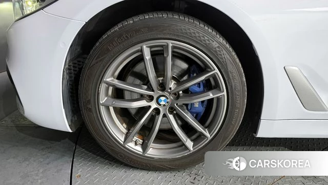 BMW 5 Series (G30) id 3853883 из Кореи 15