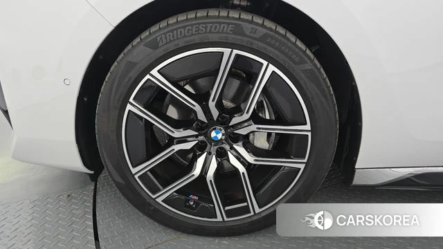 BMW 7 Series (G70) id 4421676 из Кореи 28