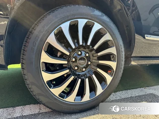 Lincoln Navigator 4th generation id 3437592 из Кореи 15